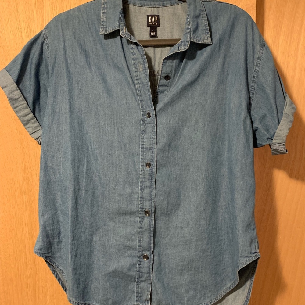Gap denim chambray button up